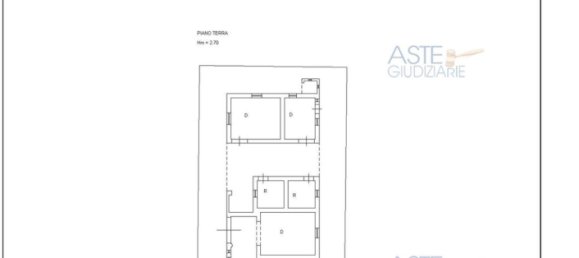 11 rooms House in Latina, Italy No. 31000 28