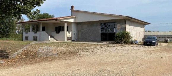 11 rooms House in Latina, Italy No. 31000 13