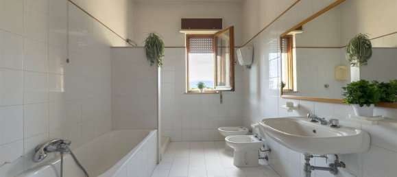 Дом с 6 комнатами в Треви, Италия № 267916 28