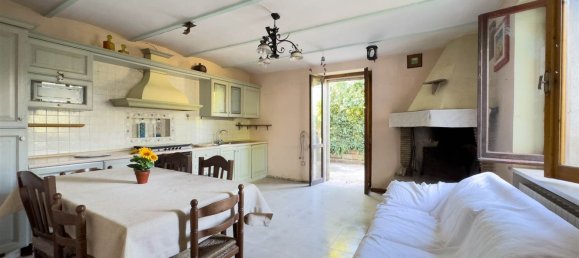 Дом с 6 комнатами в Треви, Италия № 267916 2