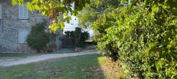 Дом с 6 комнатами в Треви, Италия № 267916 36