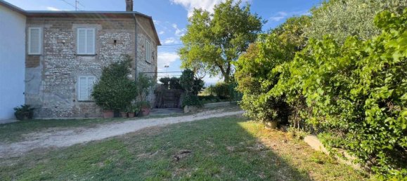 Дом с 6 комнатами в Треви, Италия № 267916 35