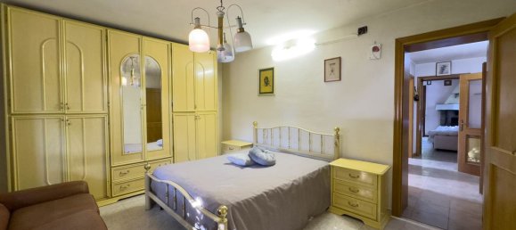 Дом с 6 комнатами в Треви, Италия № 267916 8