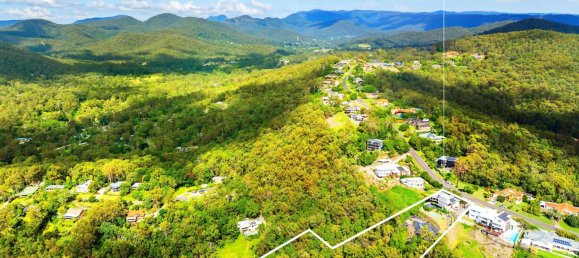 4 bedrooms House in Mudgeeraba, Australia No. 702 9