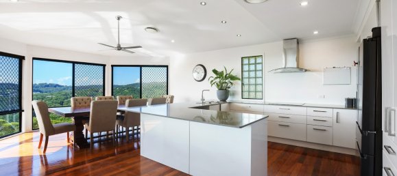 4 bedrooms House in Mudgeeraba, Australia No. 702 13