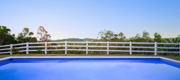 4 bedrooms House in Mudgeeraba, Australia No. 702 25