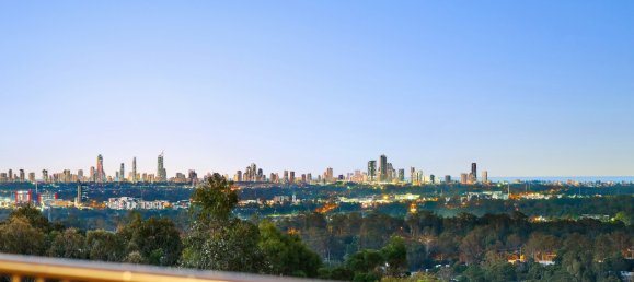 4 bedrooms House in Mudgeeraba, Australia No. 702 3