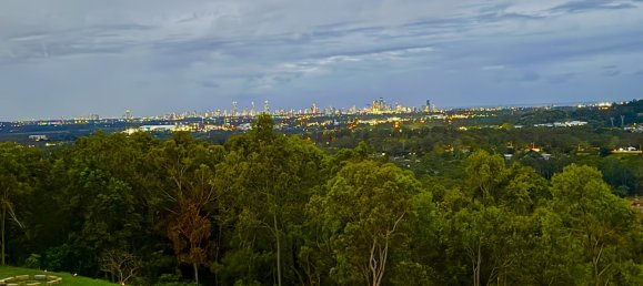 4 bedrooms House in Mudgeeraba, Australia No. 702 26