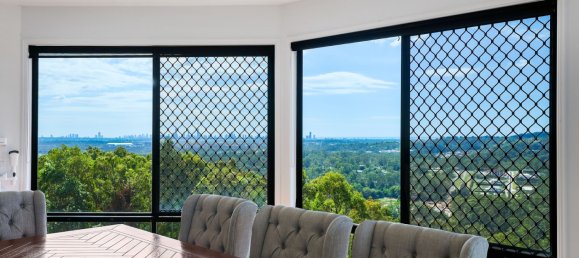 4 bedrooms House in Mudgeeraba, Australia No. 702 14