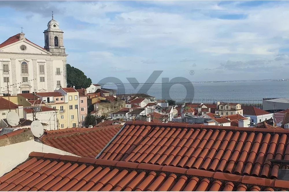 6 bedrooms Building in Lisbon, Portugal No. 206482