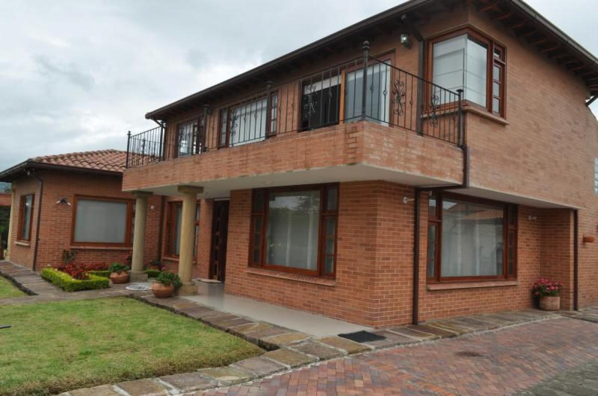 Casa de 5 dormitorios en Cundinamarca, Colombia No. 4956