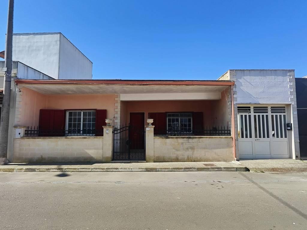 6غرفة منزل في Ugento, Italy رقم 165936