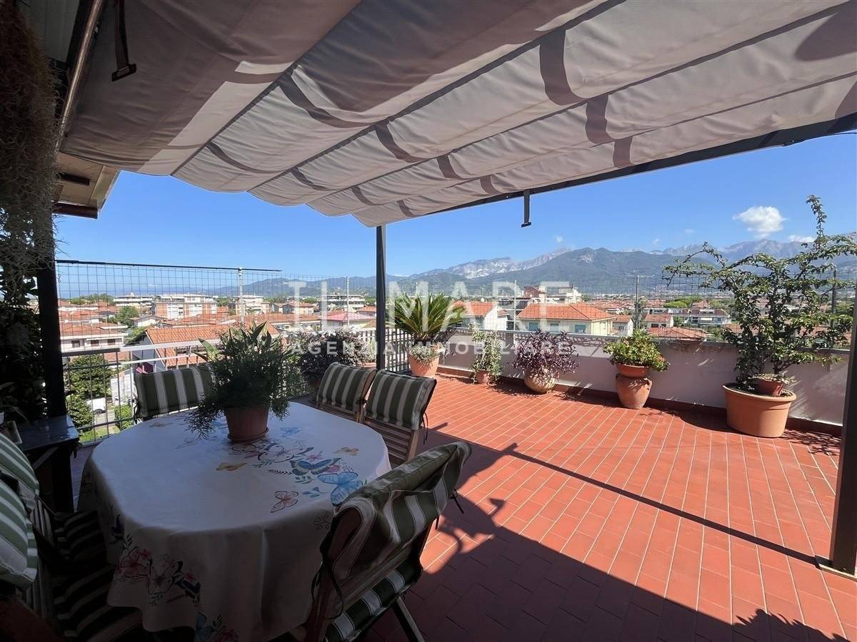 Ático de 3 dormitorios en Massa, Italy No. 355301