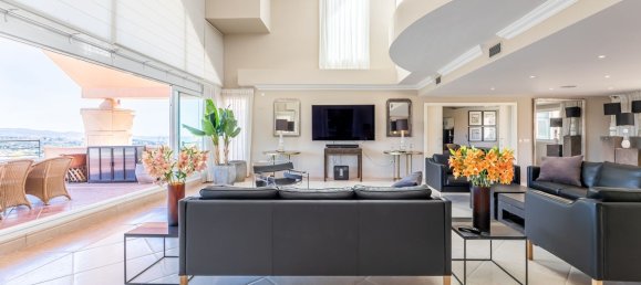 5 bedrooms Penthouse in Marbella, Spain No. 34198 5