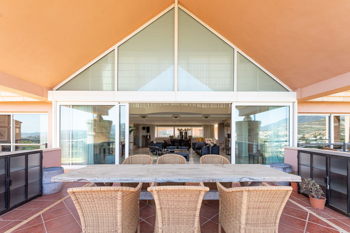 5 bedrooms Penthouse in Marbella, Spain No. 34198