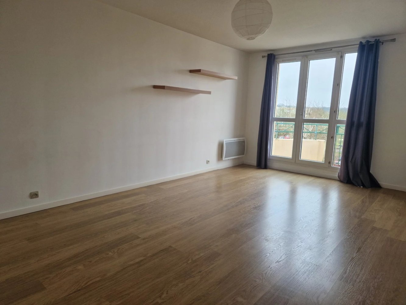1 bedroom Apartment in Montigny-le-Bretonneux, France No. 141301