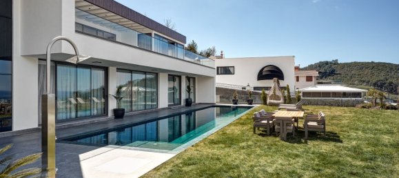 Villa 4+1 in Kargicak, Turkey No. 17504 3