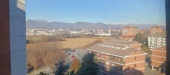 4 bedrooms Apartment in Grugliasco, Italy No. 191315 2