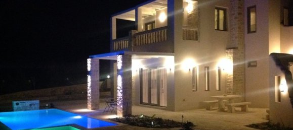 4 bedrooms Villa in Heraklion, Greece No. 173 3