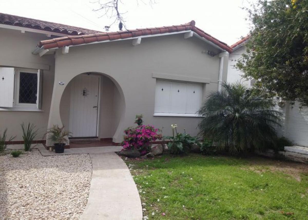 Casa T3 em Moron, Argentina N.º 20544