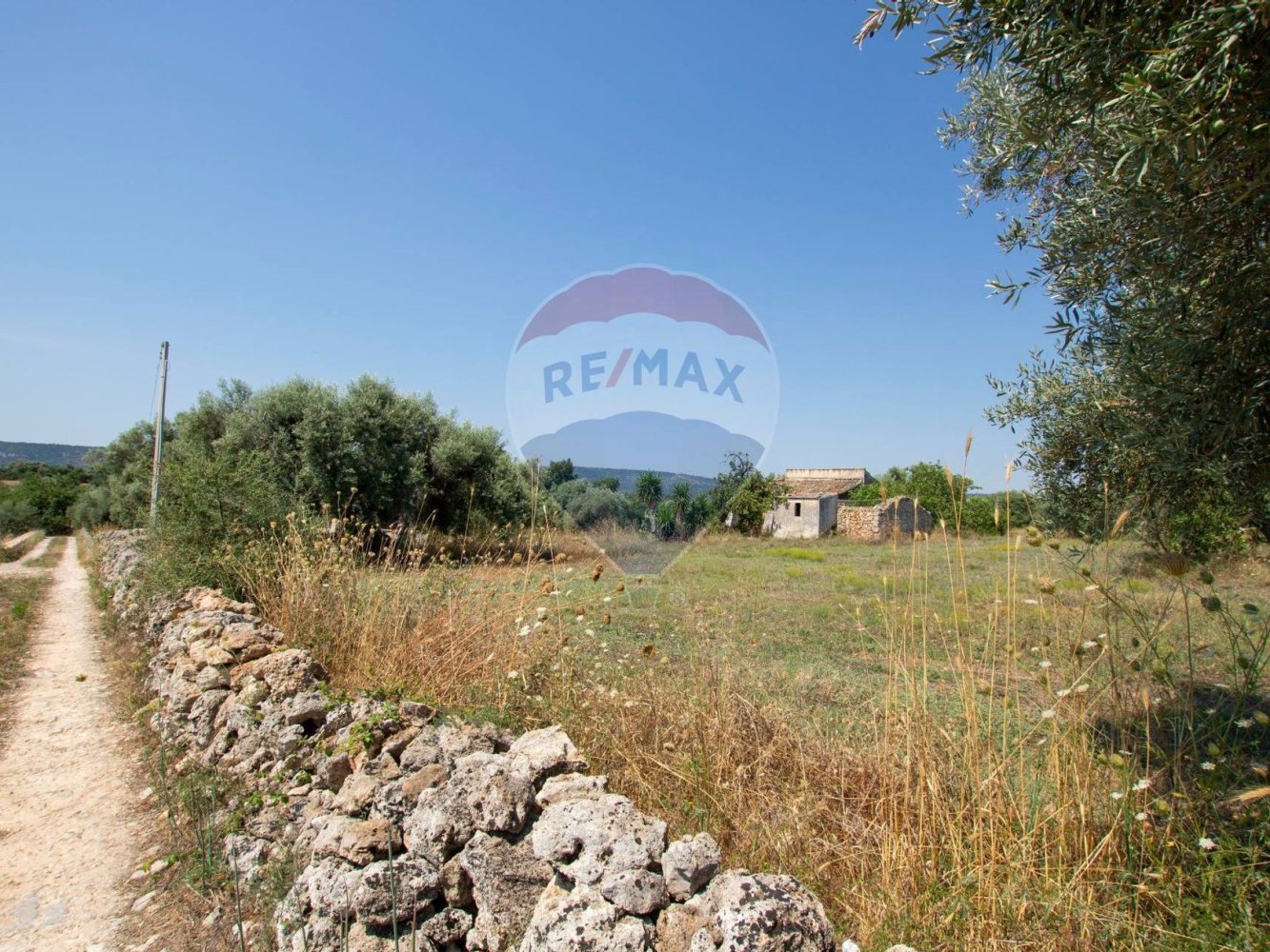 Terreno en Noto, Italy 16000 m² No. 346113