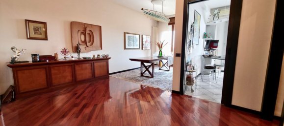 3 bedrooms Apartment in Sesto San Giovanni, Italy No. 357825 7