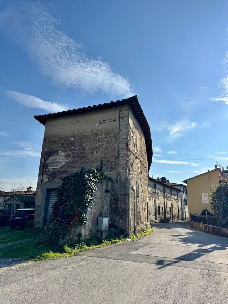15 rooms Duplex in Campi Bisenzio, Italy No. 49261