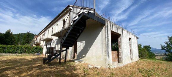 Casa de 15 habitaciónes en Fabriano, Italy No. 120928 15