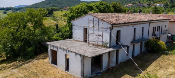 Casa de 15 habitaciónes en Fabriano, Italy No. 120928 3