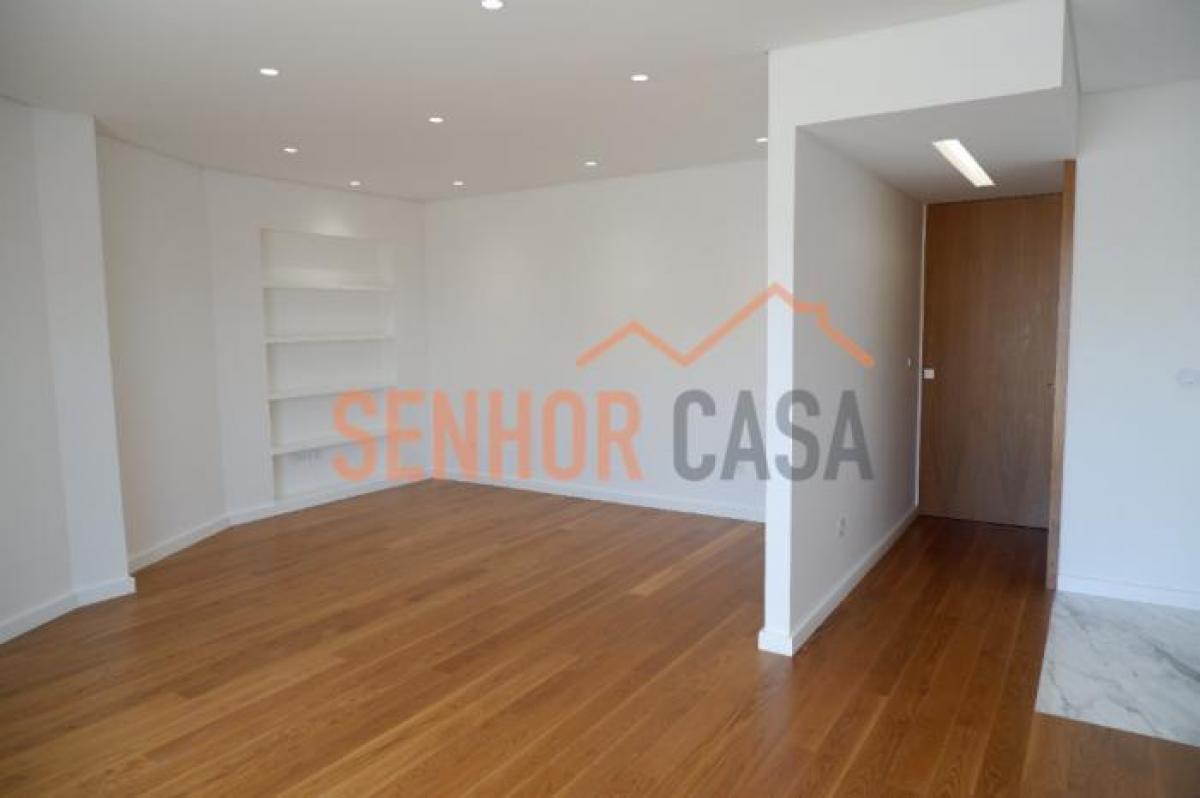 Apartamento de 3 dormitorios en Porto, Portugal No. 4436