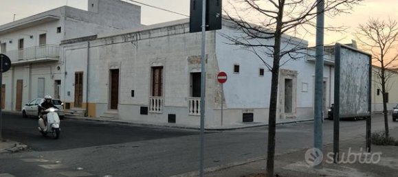 5 rooms Commercial property in Manduria, Italy No. 267772 2