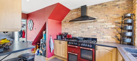 3 bedrooms House in Crawley, United Kingdom No. 1068 15