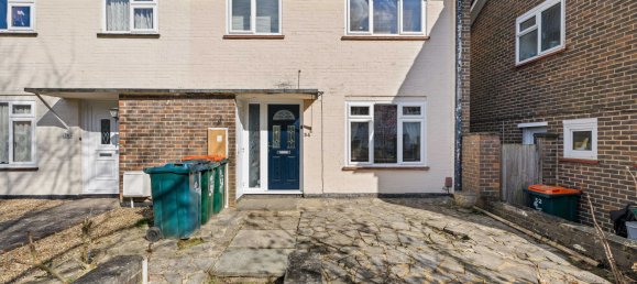 3 bedrooms House in Crawley, United Kingdom No. 1068 19