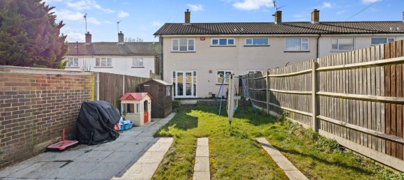 3 bedrooms House in Crawley, United Kingdom No. 1068 17