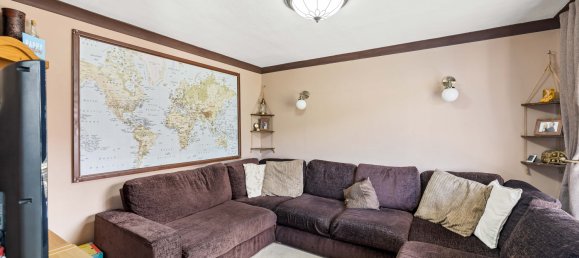 3 bedrooms House in Crawley, United Kingdom No. 1068 7