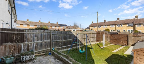 3 bedrooms House in Crawley, United Kingdom No. 1068 25