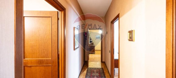 4-salle Appartement à Parma, Italy No. 237786 33