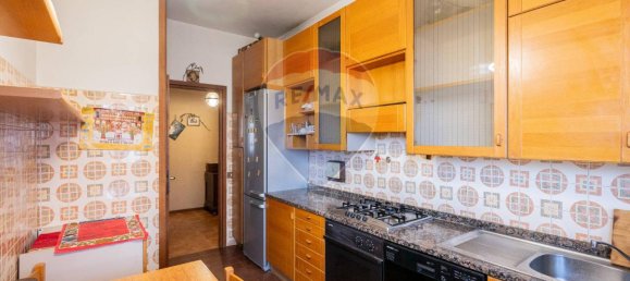 4-salle Appartement à Parma, Italy No. 237786 9