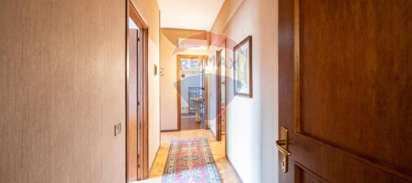 4-salle Appartement à Parma, Italy No. 237786 15