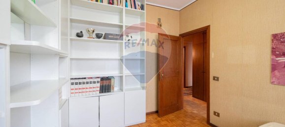 4-salle Appartement à Parma, Italy No. 237786 28