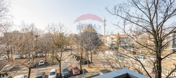 4-salle Appartement à Parma, Italy No. 237786 35