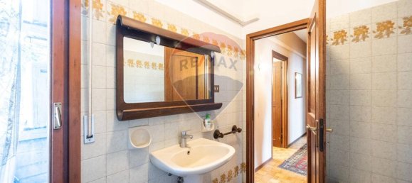 4-salle Appartement à Parma, Italy No. 237786 25