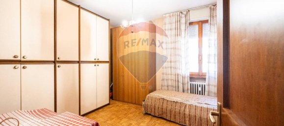 4-salle Appartement à Parma, Italy No. 237786 18