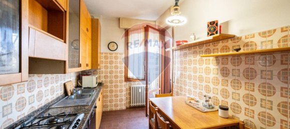 4-salle Appartement à Parma, Italy No. 237786 7
