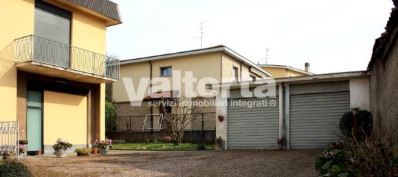 4 rooms Villa in Carate Brianza, Italy No. 6144 14