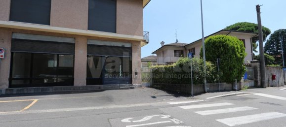 4 rooms Villa in Carate Brianza, Italy No. 6144 2
