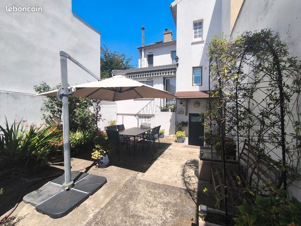 3 bedrooms House in Nanterre, France No. 315062