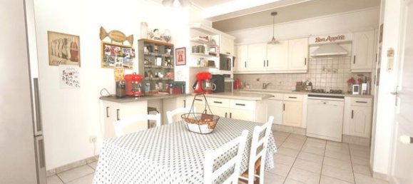 3 bedrooms House in Nanterre, France No. 315062 4