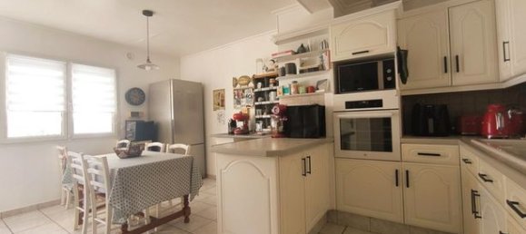 3 bedrooms House in Nanterre, France No. 315062 3