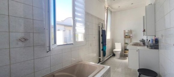 3 bedrooms House in Nanterre, France No. 315062 6